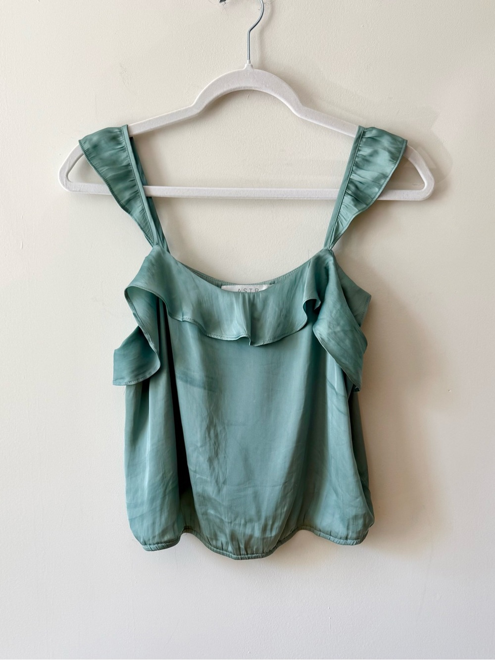 ASTR The Label Sage Green Ruffle Cold Shoulder Top | Size S